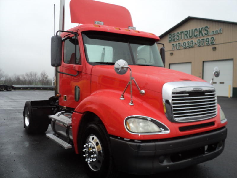 FREIGHTLINER SINGLE AXLE DAYCAB FOR SALE | #8252