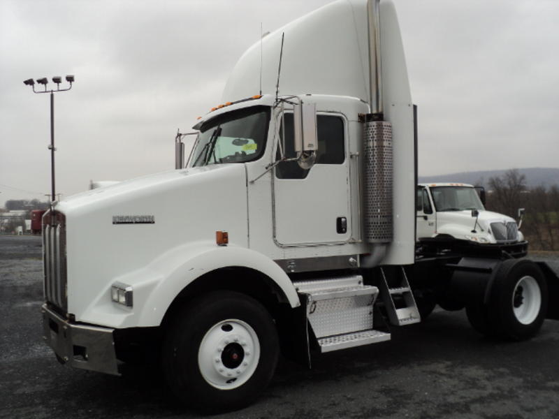 KENWORTH SINGLE AXLE DAYCAB FOR SALE | #9986