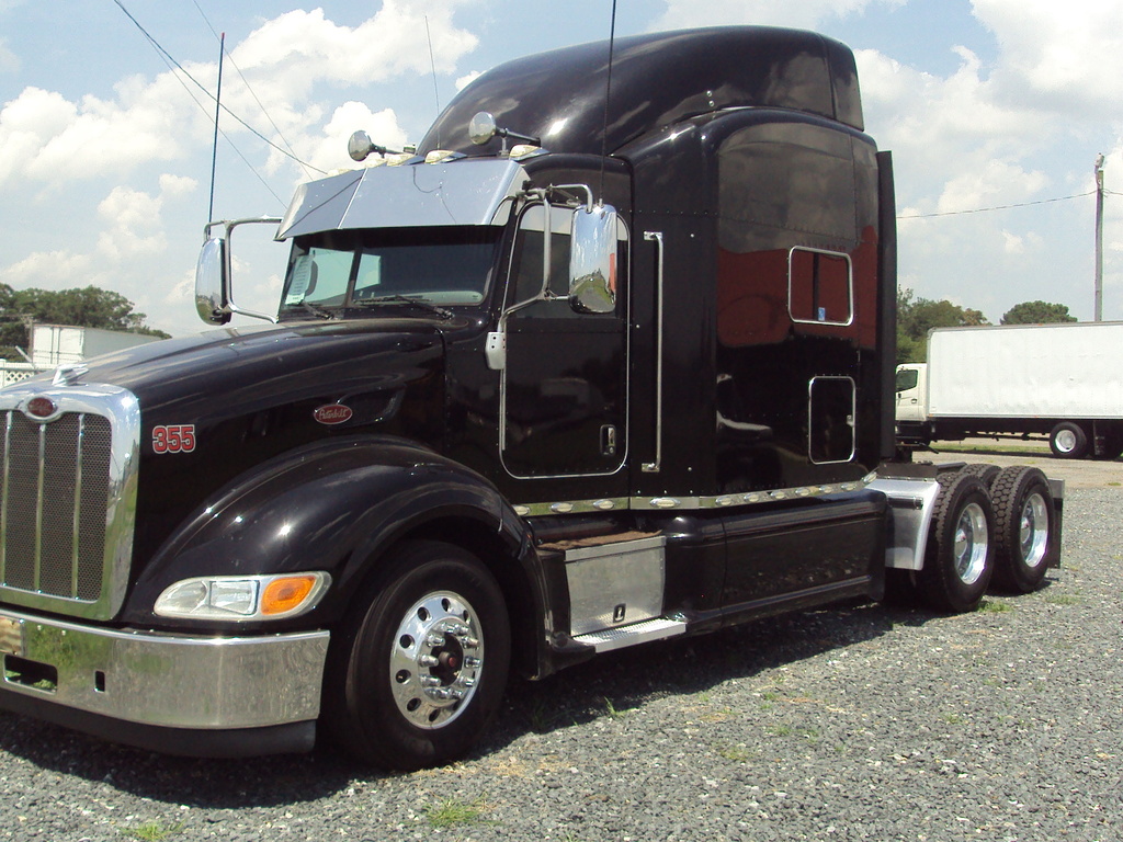 Used 2015 Peterbilt 386 Tandem Axle Sleeper For Sale In De 1323