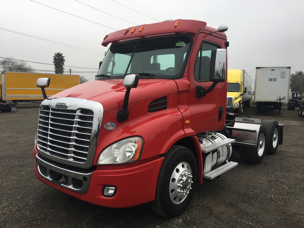 2015 FREIGHTLINER CASCADIA Daycab