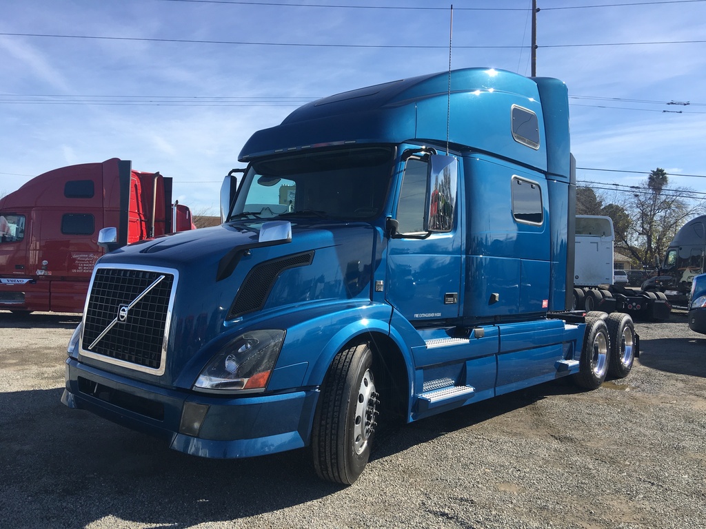2013 VOLVO 780 Sleeper