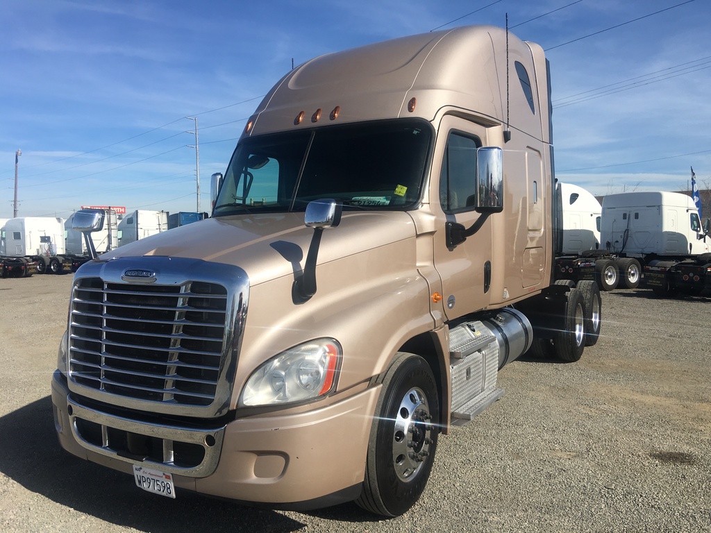 2014 FREIGHTLINER CASCADIA Sleeper