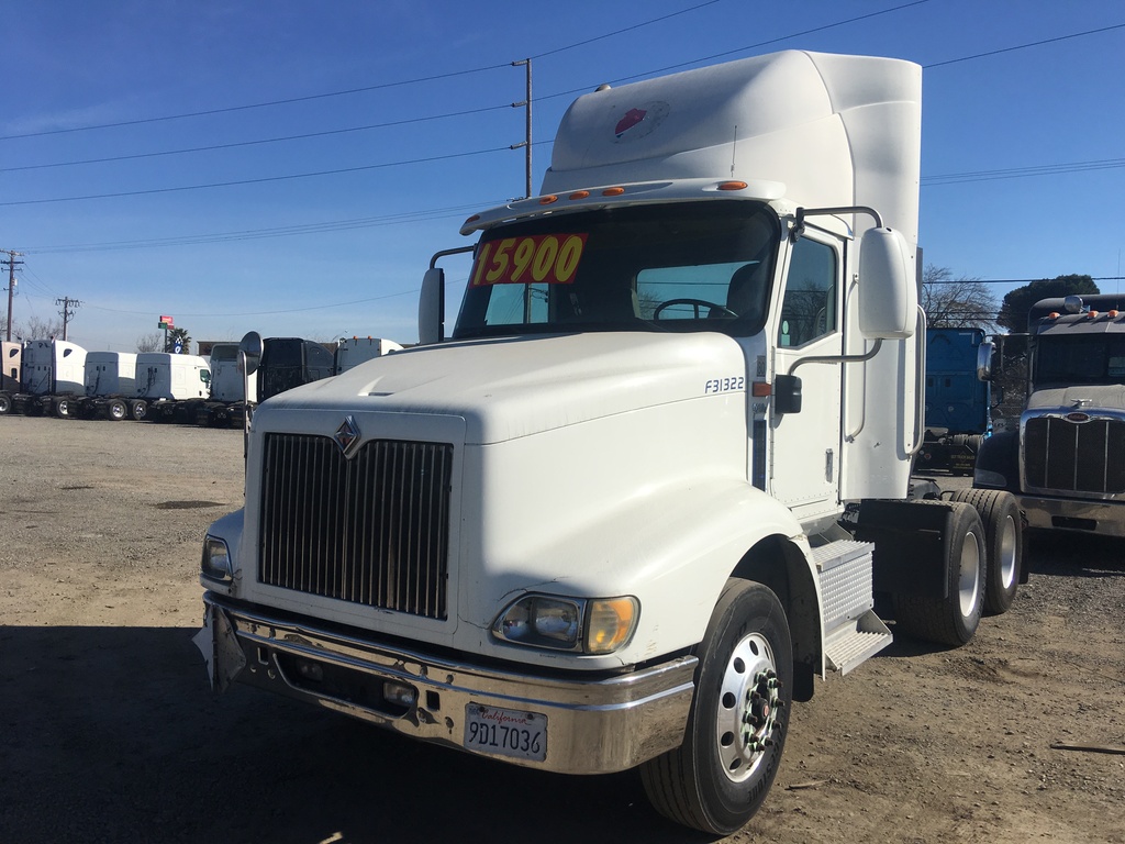 2004 INTERNATIONAL 9200I Daycab