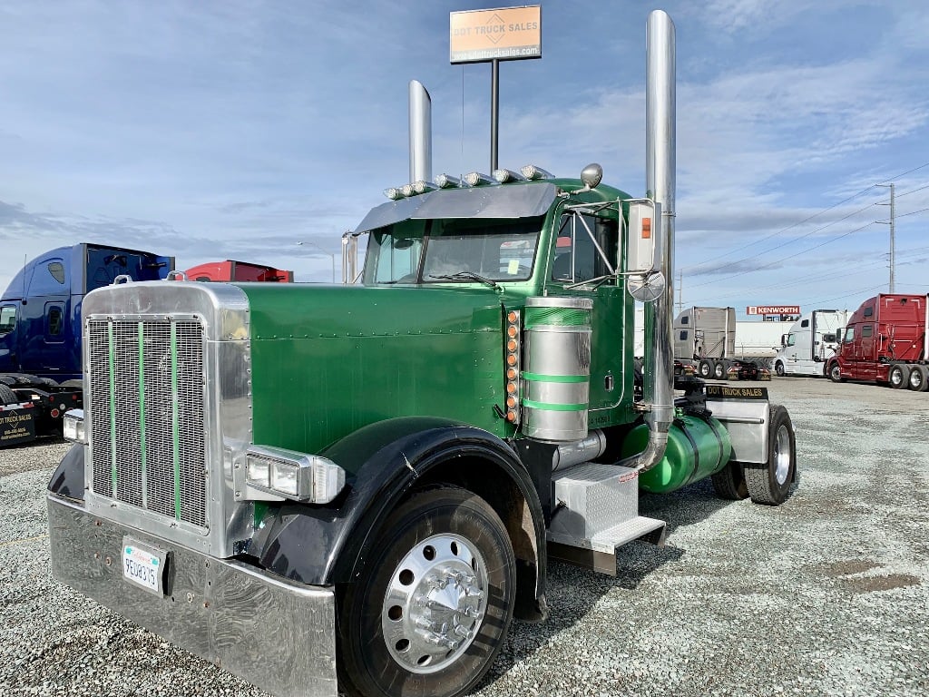 1997 PETERBILT 379 Daycab