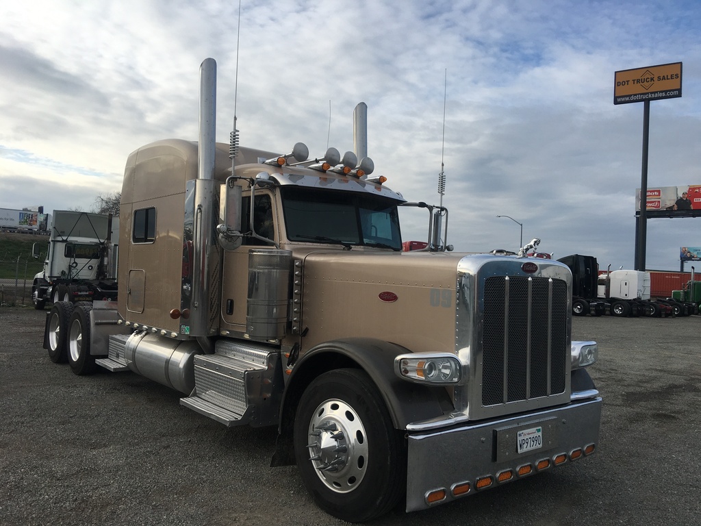 2013 PETERBILT 389 Sleeper