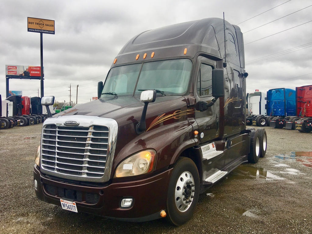 2013 FREIGHTLINER CASCADIA Sleeper