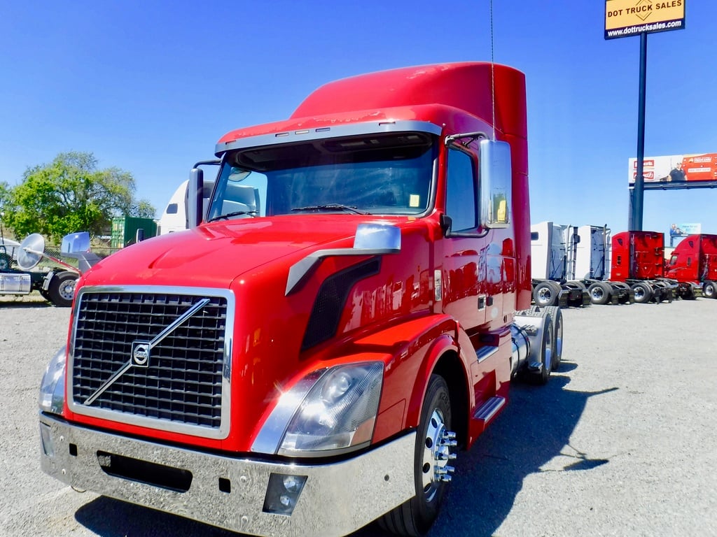 2010 VOLVO 630 Sleeper