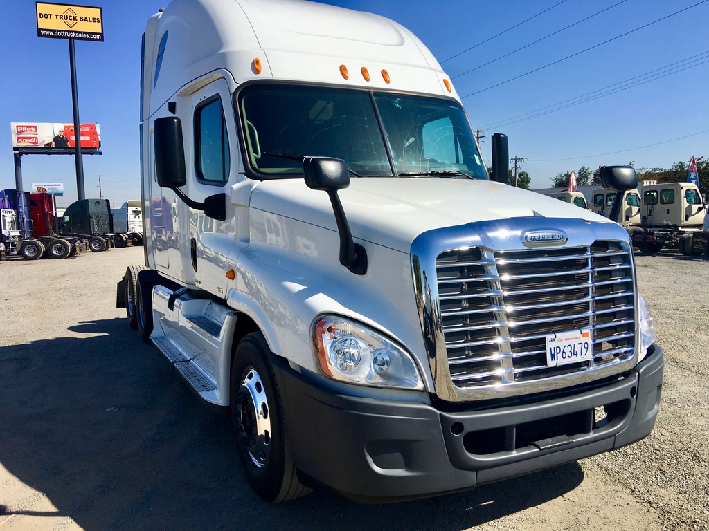 2011 FREIGHTLINER CASCADIA Sleeper