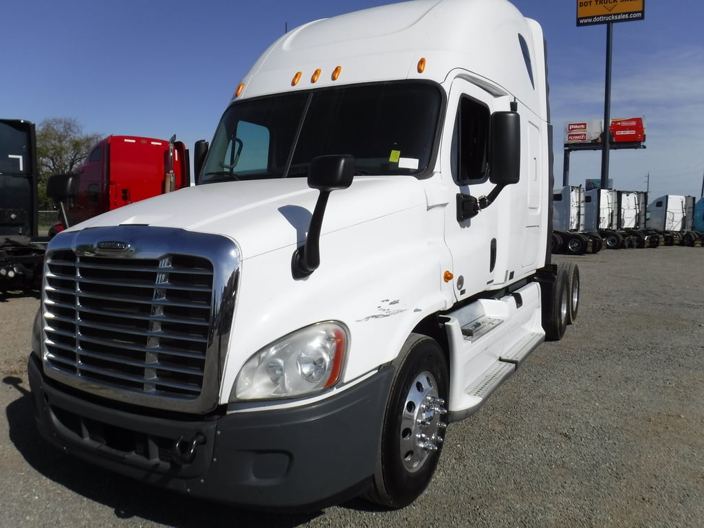 2011 FREIGHTLINER CASCADIA Sleeper