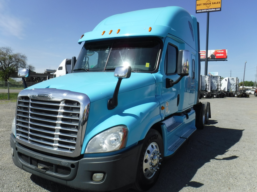 2014 FREIGHTLINER CASCADIA Sleeper