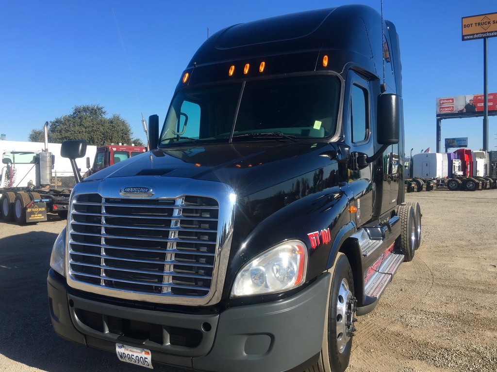 2012 FREIGHTLINER CASCADIA Sleeper