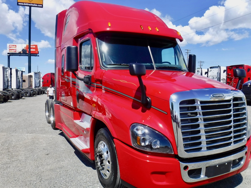 2015 FREIGHTLINER CASCADIA Sleeper