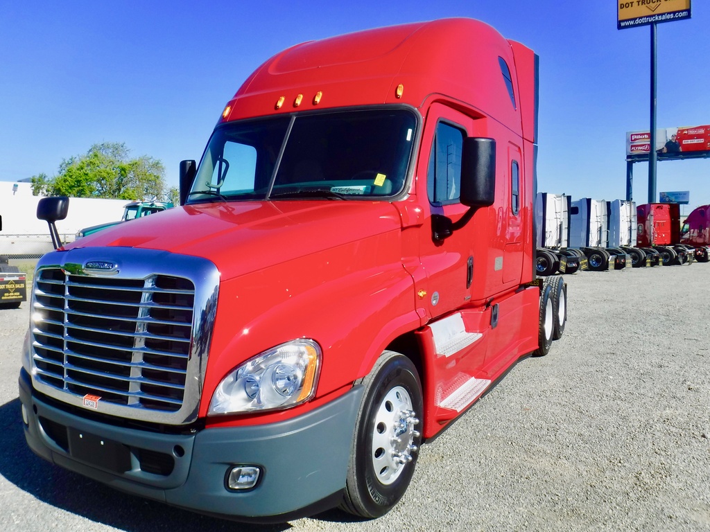 2015 FREIGHTLINER CASCADIA Sleeper