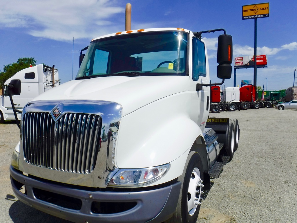 2008 INTERNATIONAL 8600 SBA Daycab
