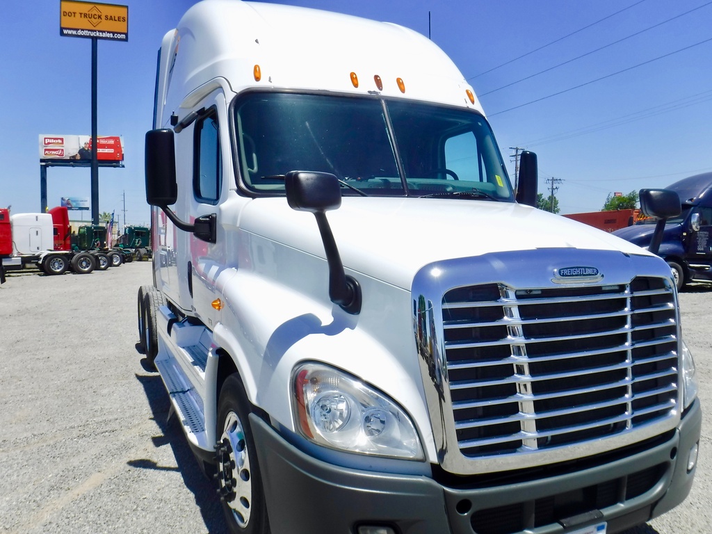 2012 FREIGHTLINER CASCADIA Sleeper