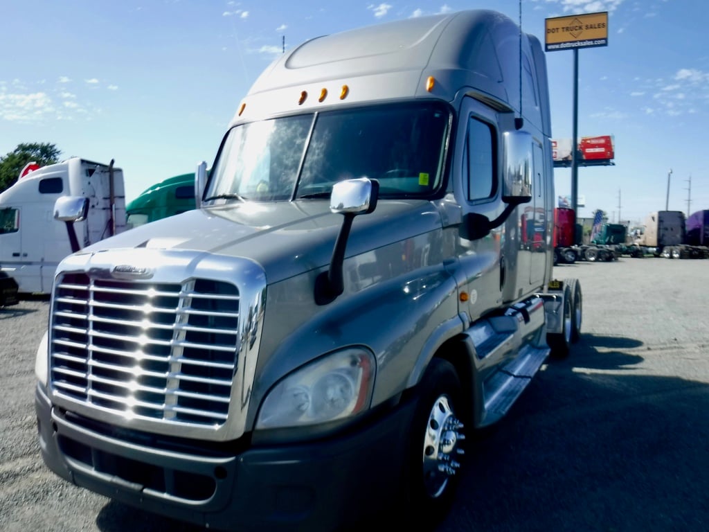 2010 FREIGHTLINER CASCADIA Sleeper