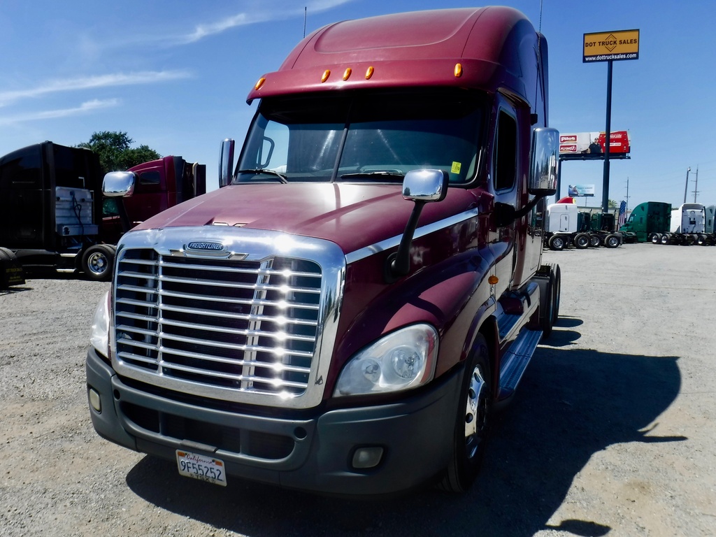2011 FREIGHTLINER CASCADIA Single Axle Sleeper