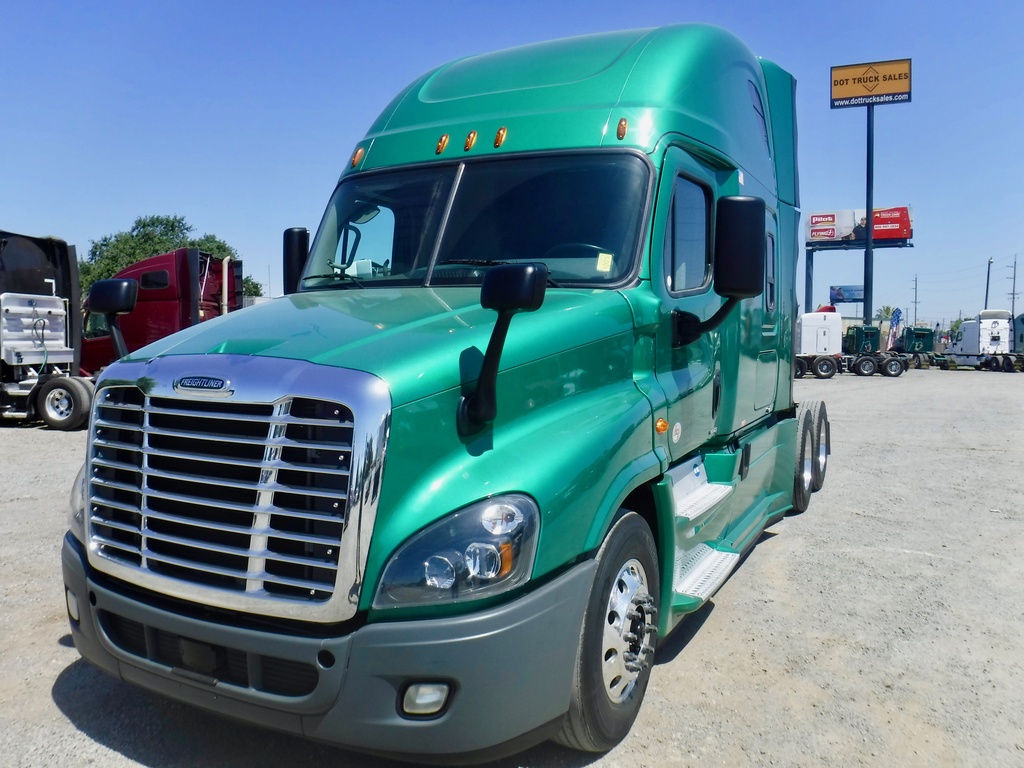 2016 FREIGHTLINER CASCADIA Sleeper
