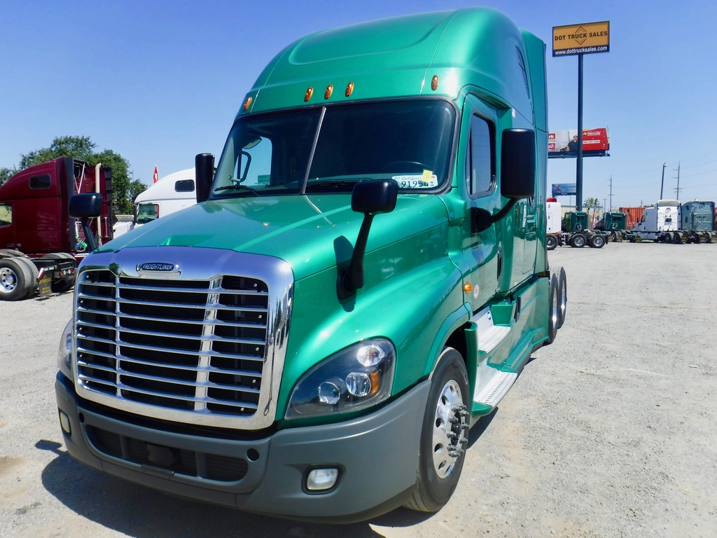 2016 FREIGHTLINER CASCADIA Sleeper