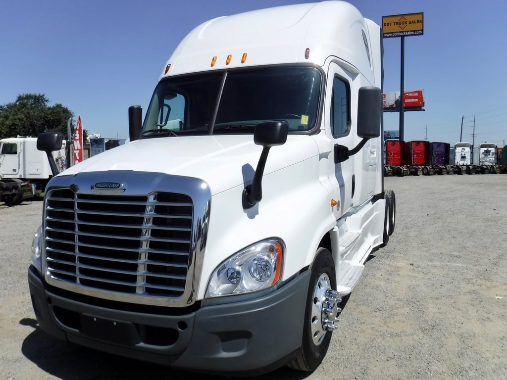 2014 FREIGHTLINER CASCADIA Sleeper