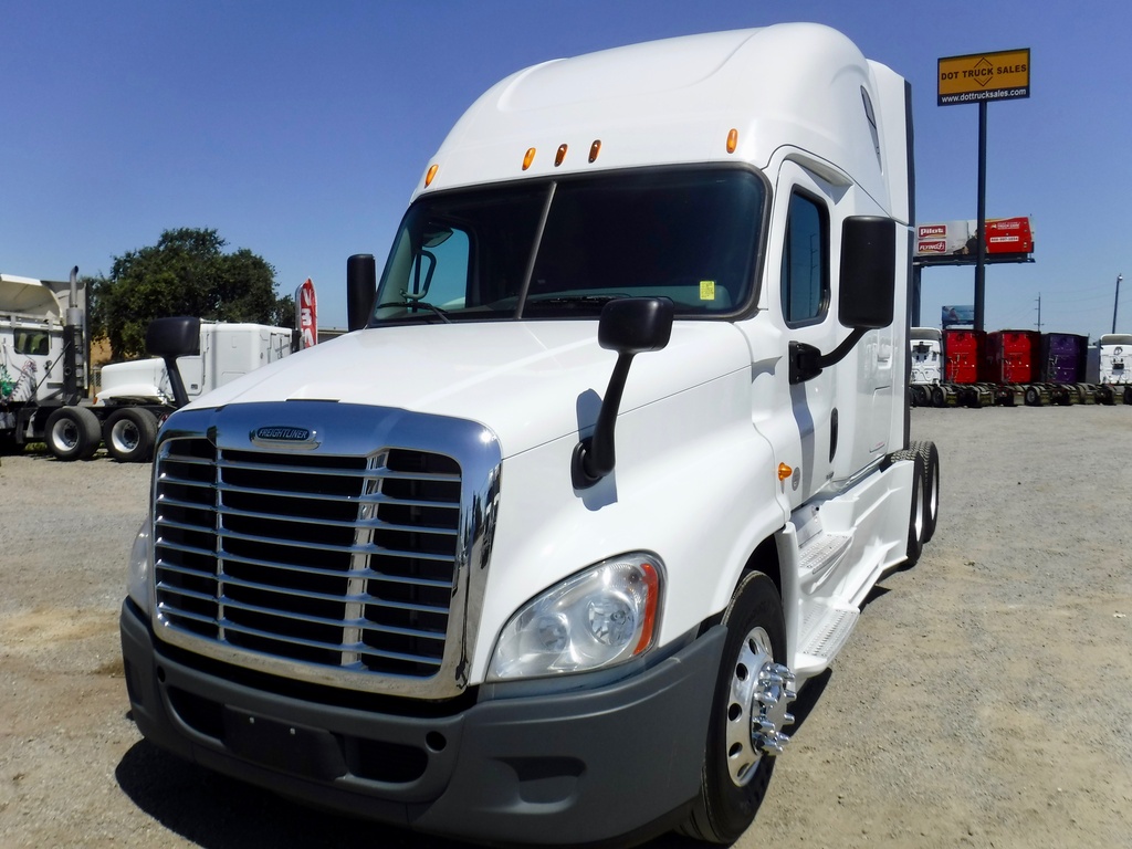 2014 FREIGHTLINER CASCADIA Sleeper