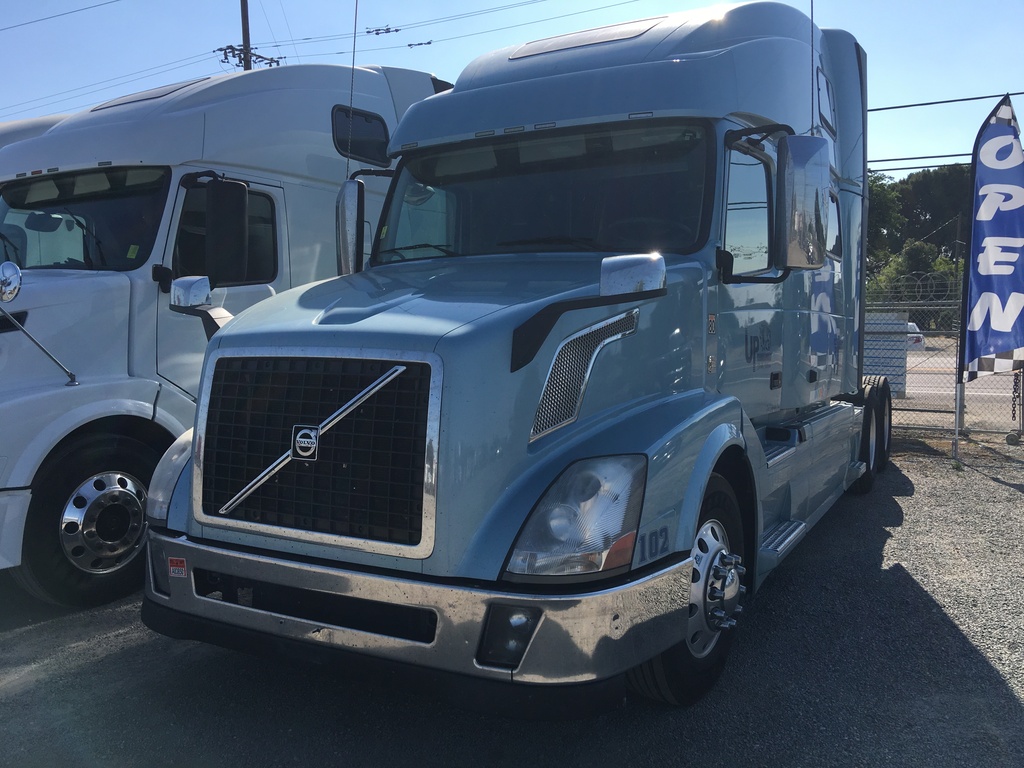 2014 VOLVO 780 Sleeper