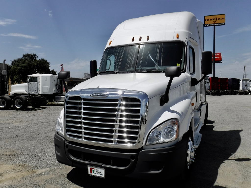 2014 FREIGHTLINER CASCADIA Sleeper