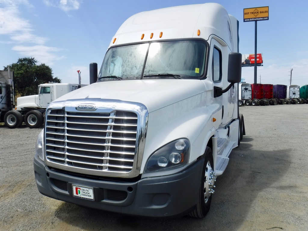 2014 FREIGHTLINER CASCADIA Sleeper