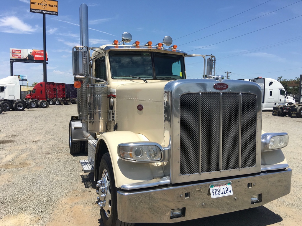 2008 PETERBILT 389 Daycab