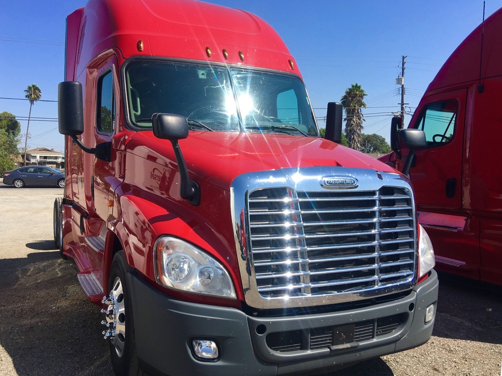 2017 FREIGHTLINER CASCADIA Sleeper