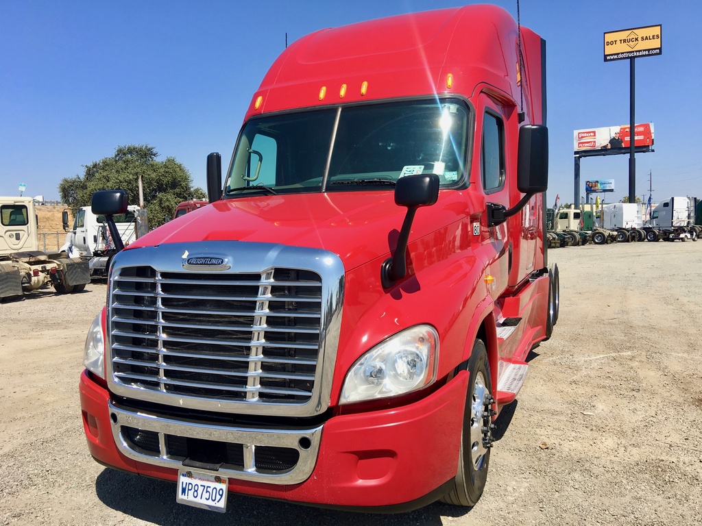 2013 FREIGHTLINER CASCADIA Sleeper