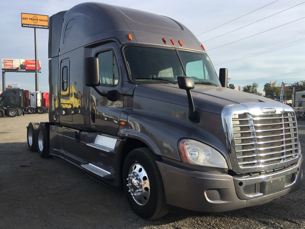 2015 FREIGHTLINER CASCADIA Sleeper