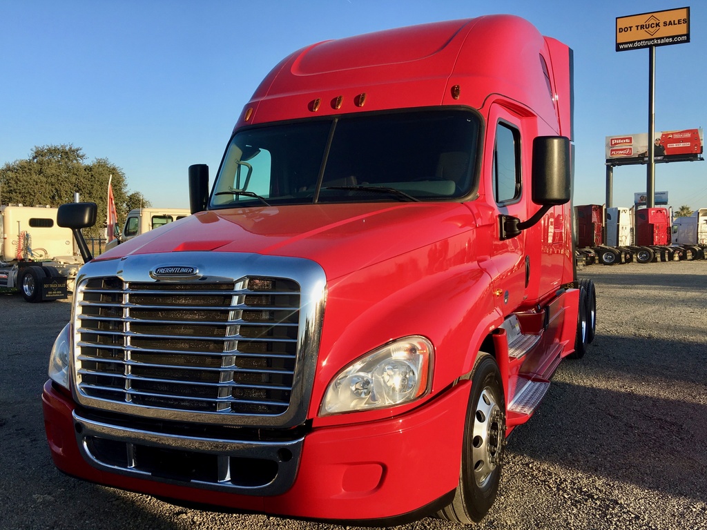 2015 FREIGHTLINER CASCADIA Sleeper