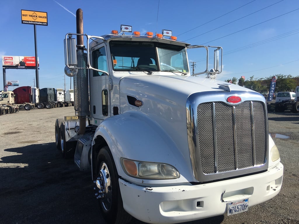 2008 PETERBILT 386 Daycab