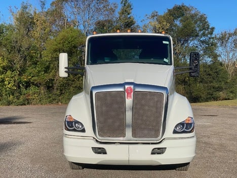USED 2015 KENWORTH T680 DAYCAB TRUCK #10723-2