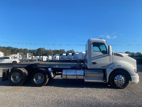 USED 2015 KENWORTH T680 DAYCAB TRUCK #10723-5