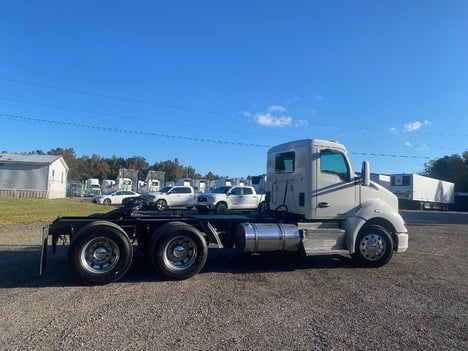 USED 2015 KENWORTH T680 DAYCAB TRUCK #10723-6