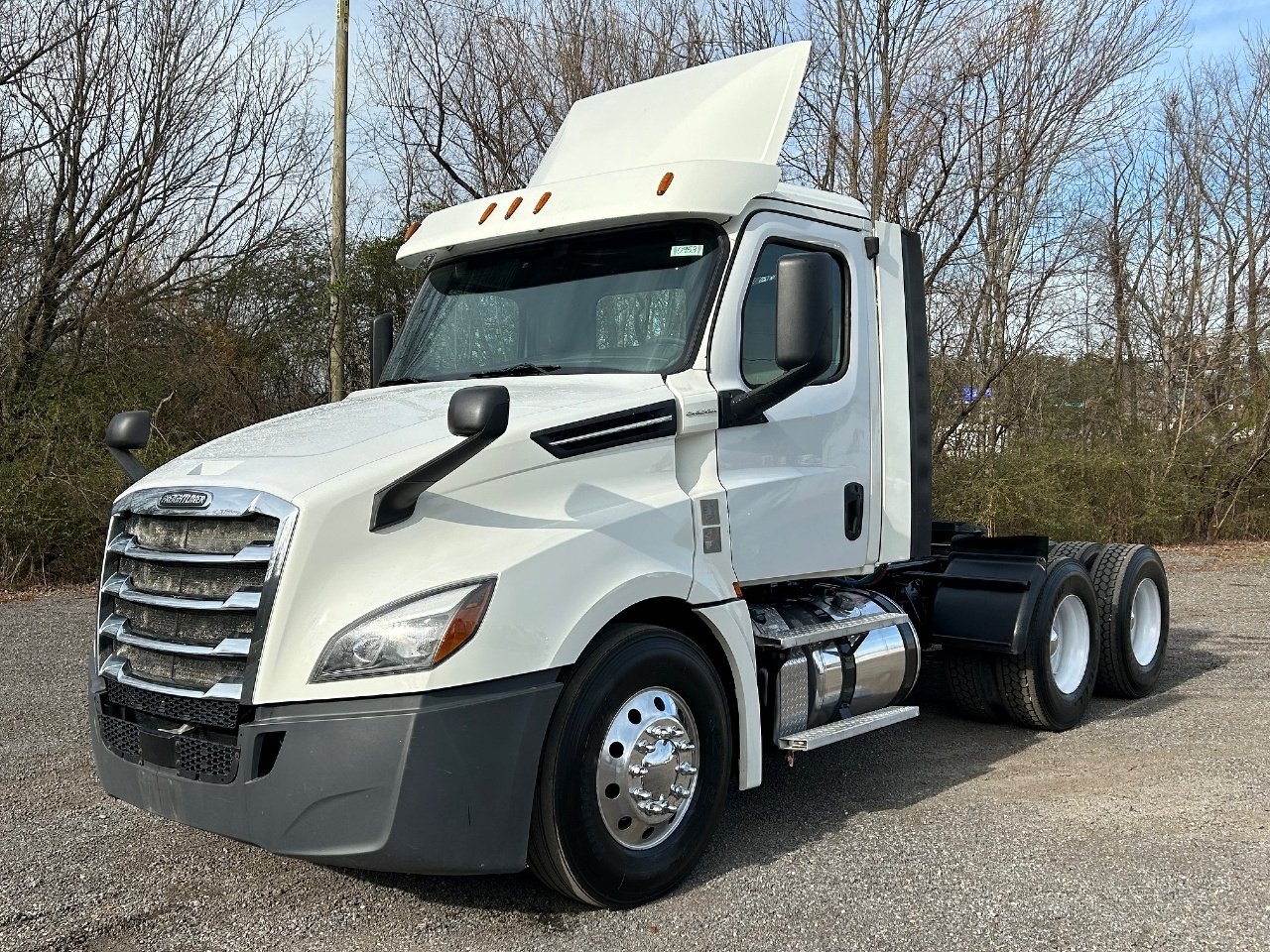 USED 2018 FREIGHTLINER CASCADIA TANDEM AXLE DAYCAB TRUCK #15166