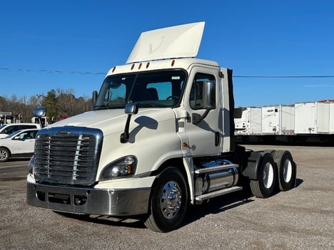 USED 2016 FREIGHTLINER CASCADIA TANDEM AXLE DAYCAB TRUCK #15169-1