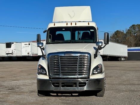 USED 2016 FREIGHTLINER CASCADIA TANDEM AXLE DAYCAB TRUCK #15169-2