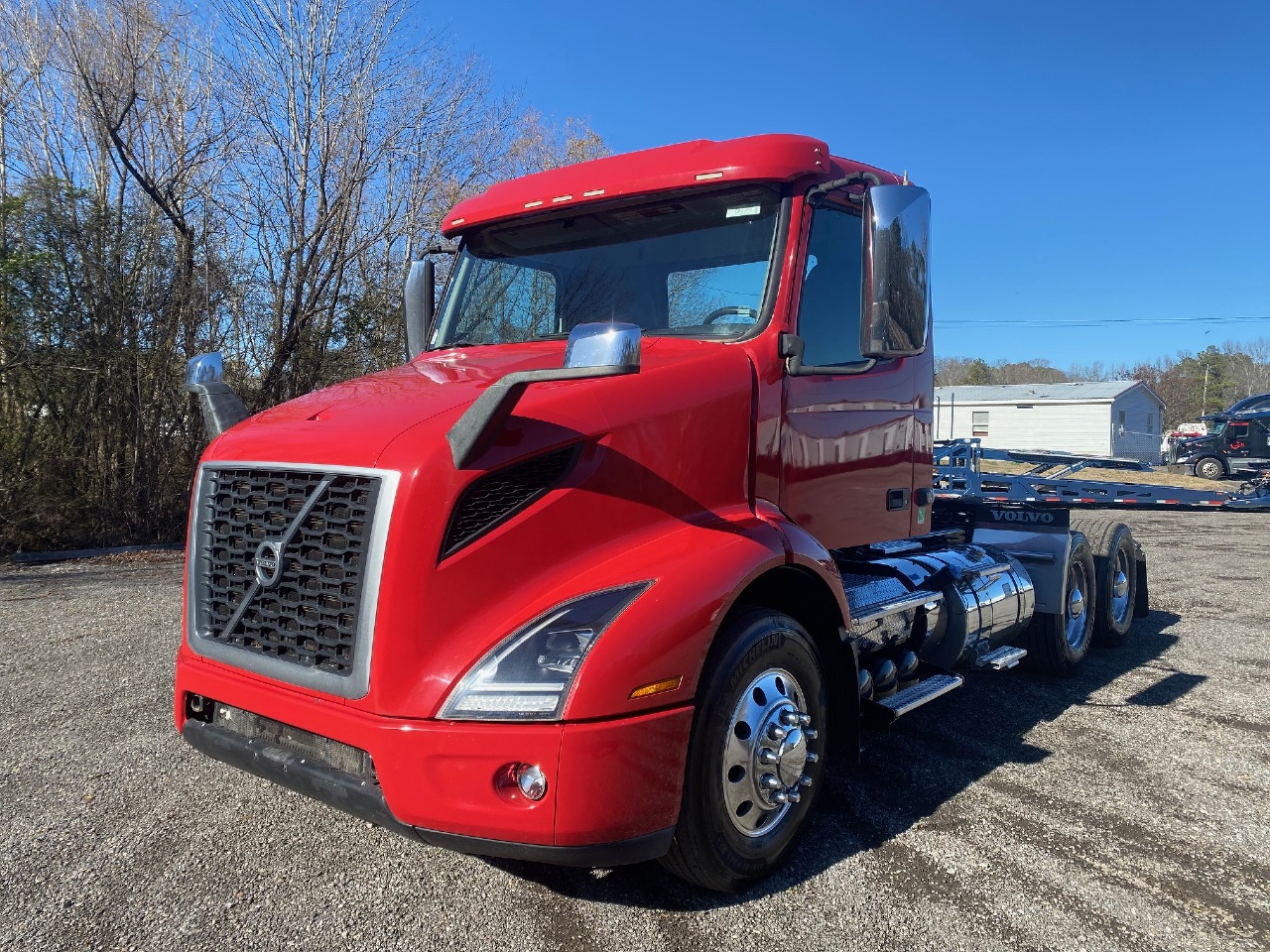 USED 2019 VOLVO VNR64T300 TANDEM AXLE DAYCAB TRUCK #15203