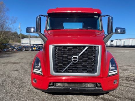 USED 2019 VOLVO VNR64T300 TANDEM AXLE DAYCAB TRUCK #15203-2