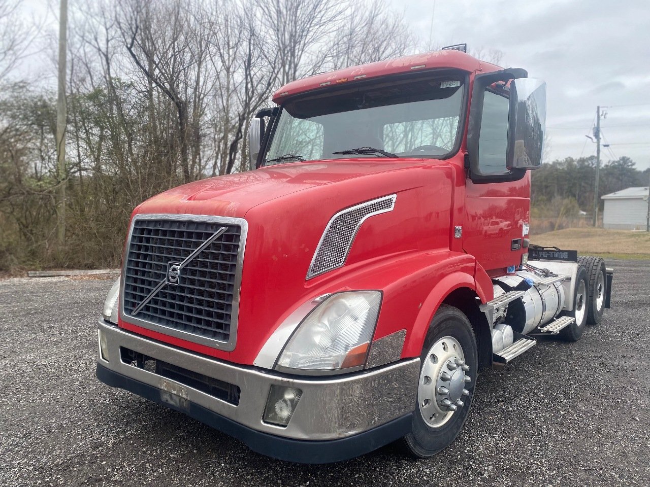 USED 2014 VOLVO VNL64T300 TANDEM AXLE DAYCAB TRUCK #15206