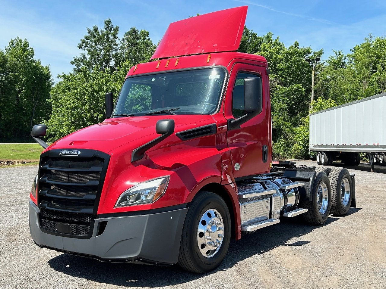USED 2018 FREIGHTLINER CASCADIA TANDEM AXLE DAYCAB TRUCK #15258