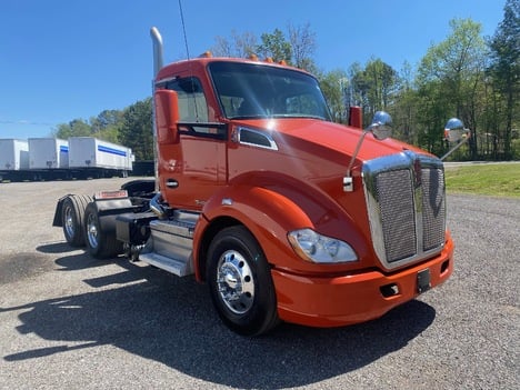 USED 2018 KENWORTH T680 TANDEM AXLE DAYCAB TRUCK #15284-3