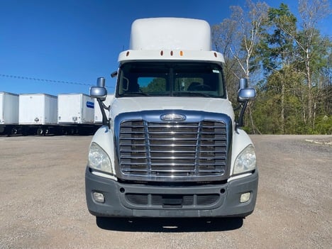 USED 2012 FREIGHTLINER CASCADIA TANDEM AXLE DAYCAB TRUCK #15294-2