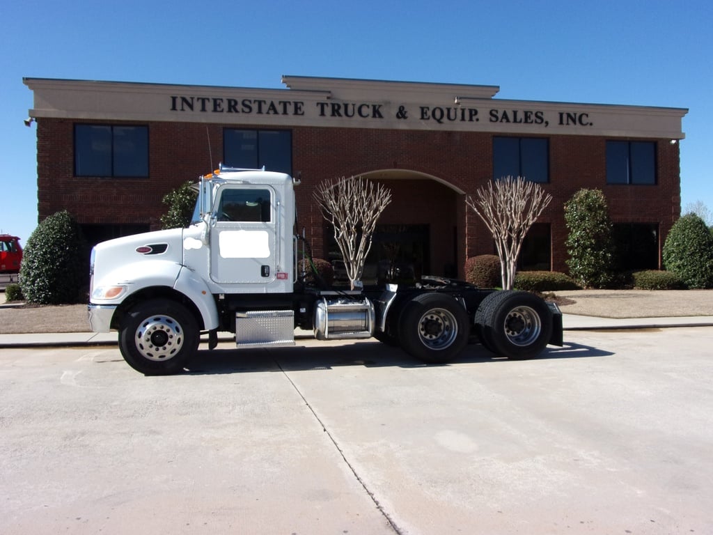 2007 PETERBILT PB340 Tandem Axle Daycab