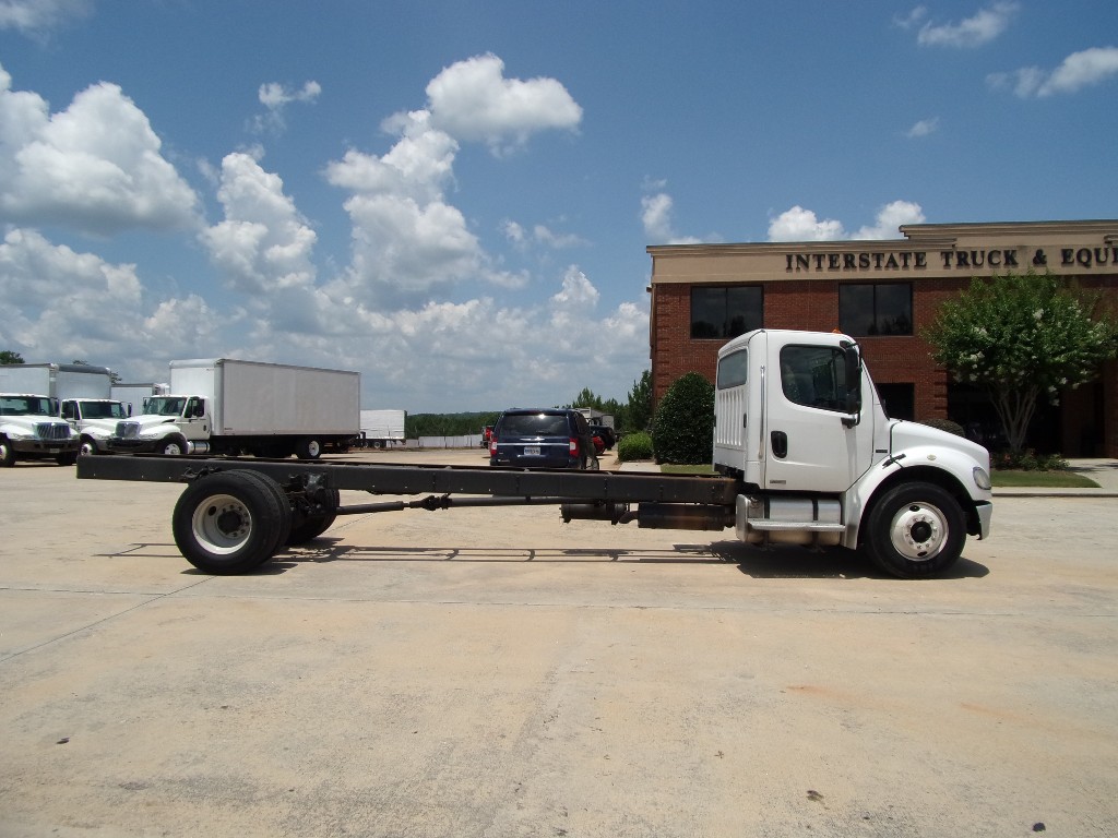 2005 FREIGHTLINER M2 Cab Chassis Truck