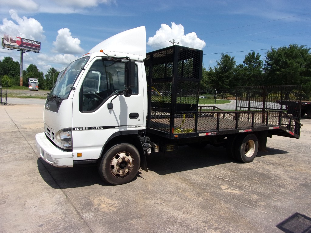 2006 ISUZU NPR Landscape Truck