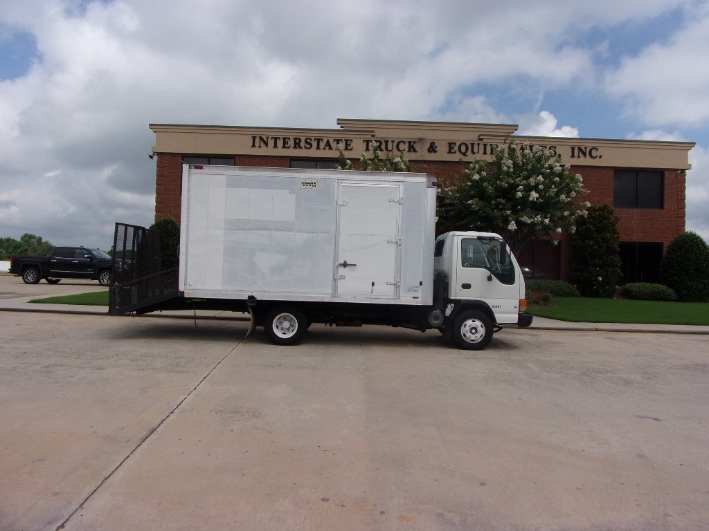 2000 ISUZU NPR Box Van Truck